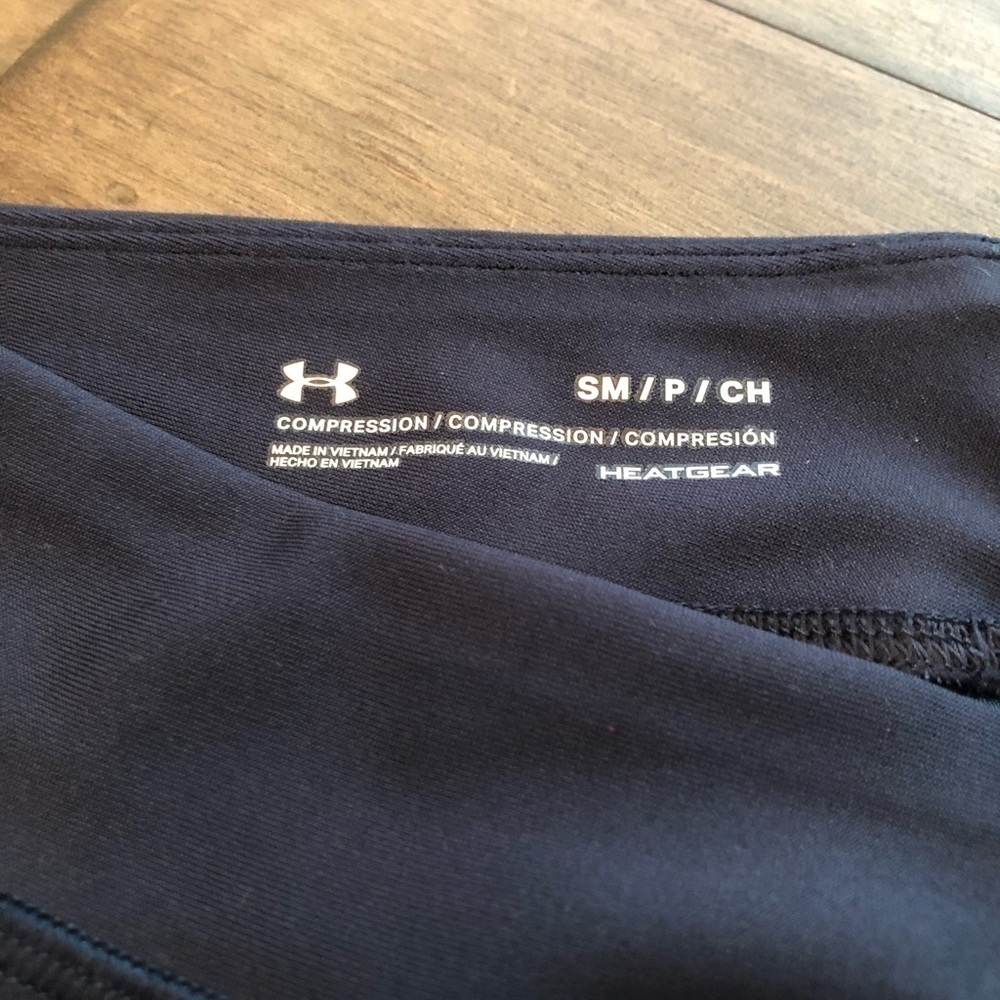 𝅺under Armour Capri leggings - Picture 4 of 5